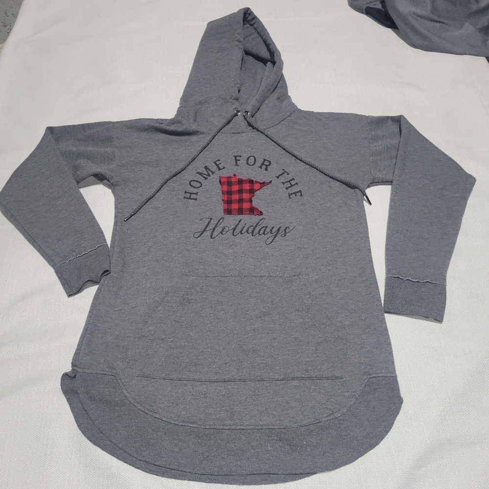 Minnesota Holiday sweatshirt womans Xs
